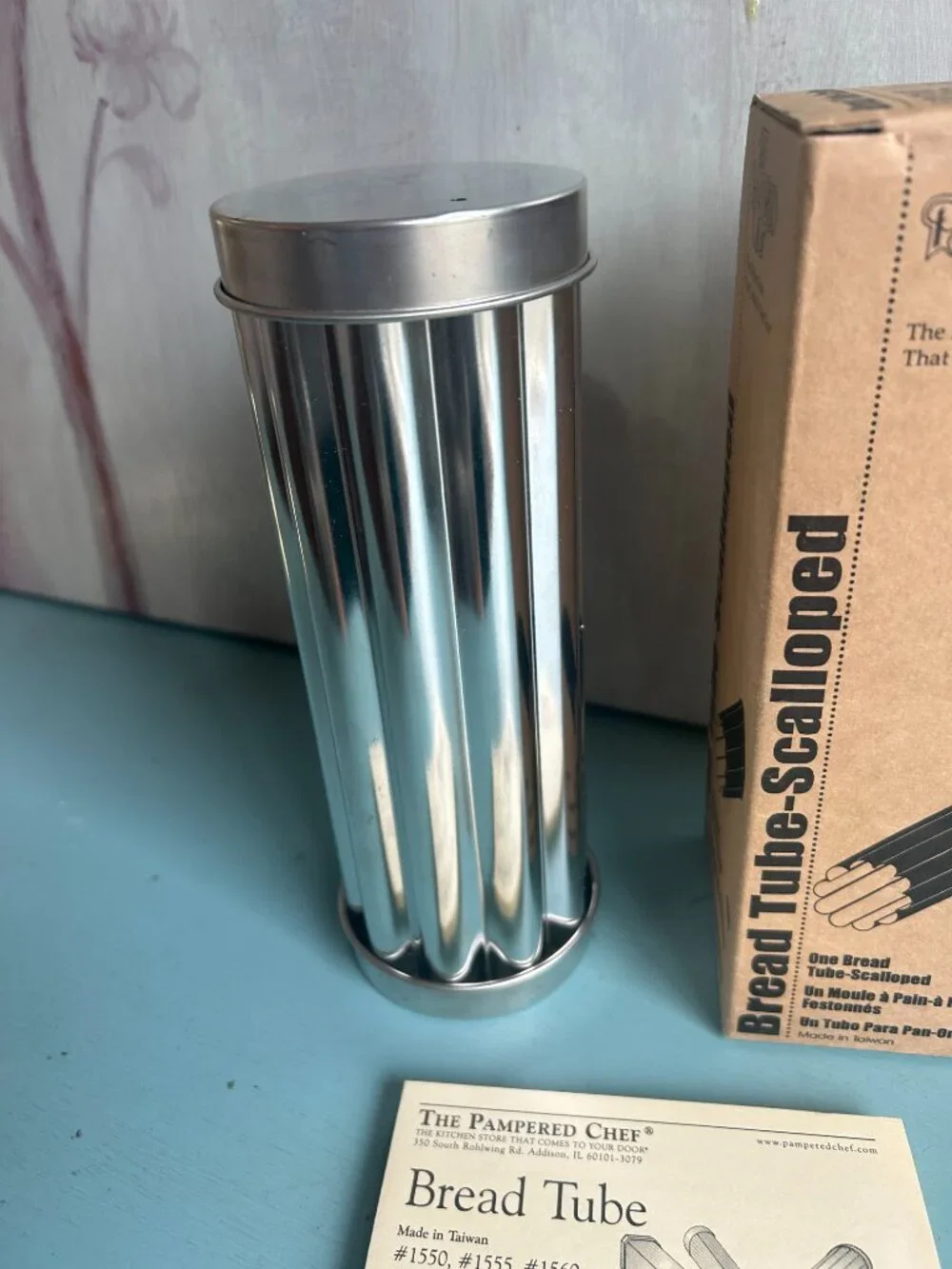 New in Box Pampered Chef Scalloped Bread Tube Loaf Shape Canapes w/ Insutruction
